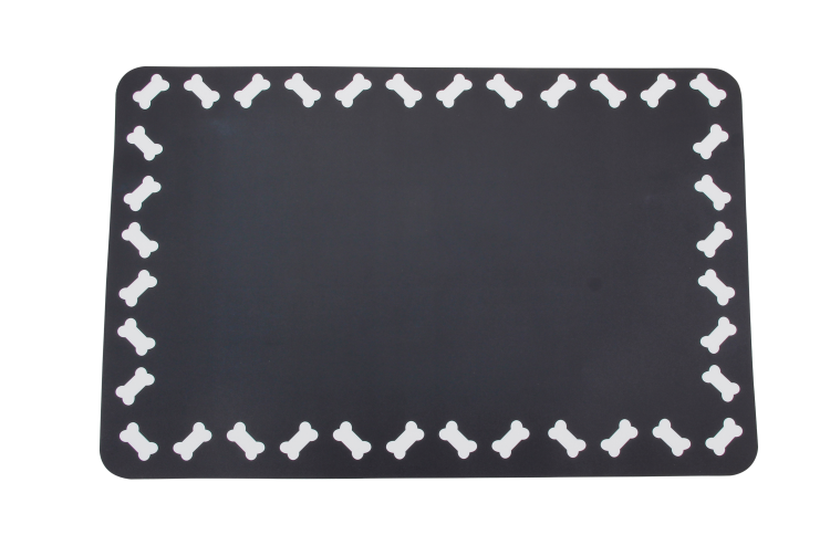 Mantel individual en negro con diseño en los borde 3